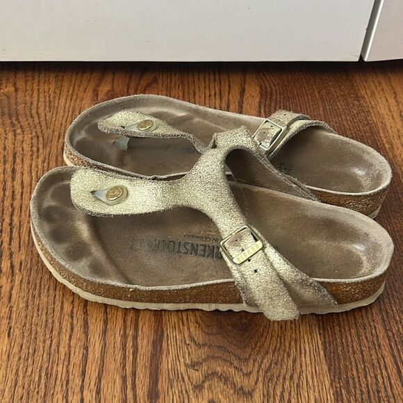 Birkenstock Women Gizeh Metallic Gold Sandals sz 38 7.5 Regular - Picture 3 of 6